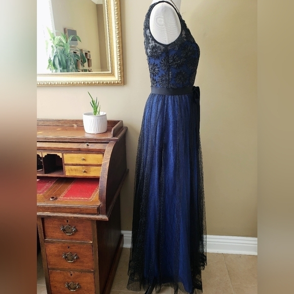 Aidan Mattox Blue Black Lace Tulle Sleeveless Evening Gown Maxi Dress Size 6 - Picture 7 of 13